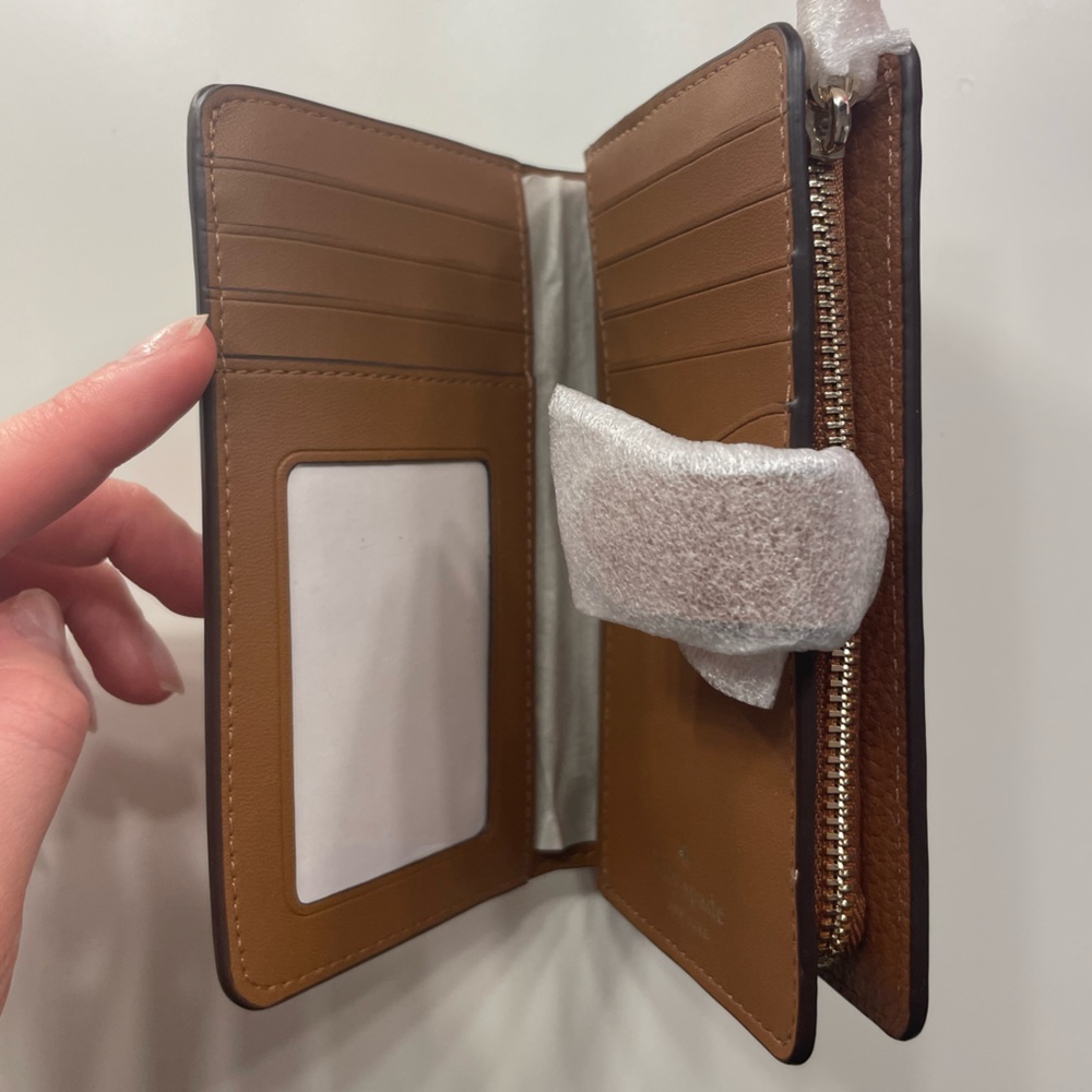 Kate Spade wallet - Picture 3 of 3